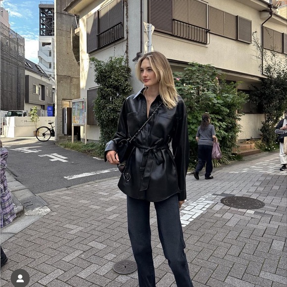 Aritzia Leather shirt size 2XS - Picture 3 of 5